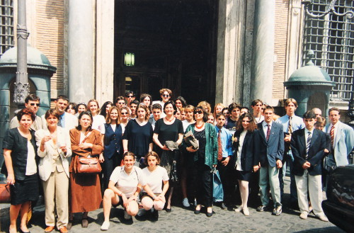 Foto di gruppo davanti a Palazzo Montecitorio