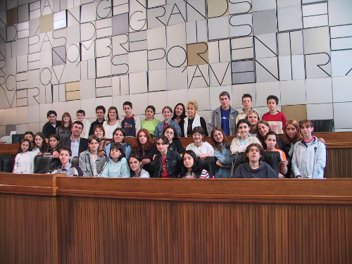 20 mai 2004 - La visite de deux classes, troisième B et troisième C, de l'école moyenne de Pont-Saint-Martin