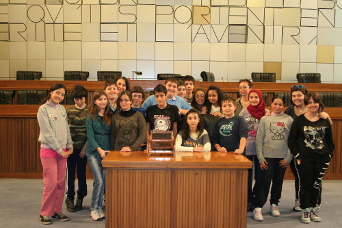 27 mars 2012 - Les étudiants de la classe deuxième A de l'école moyenne de l'Institution scolaire Aoste 4